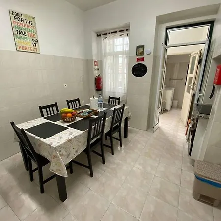 Spacious Near Historic Centre 60 Sqm With Wi Fi شقة Lisboa