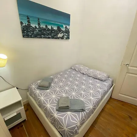 Spacious Near Historic Centre 60 Sqm With Wi Fi Appartement